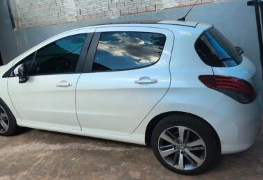 Carro furtado em Maringá é recuperado pela Polícia Militar em Mandaguaçu; suspeito é preso