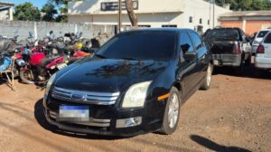 Carro usado em duplo homicídio em barbearia é encontrado escondido em obra de Maringá; veja