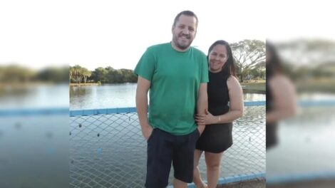 Ex mata mulher com facada no pescoço e leva corpo para delegacia