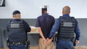 Filho agride padrasto, ameaça a própria mãe e acaba preso após enviar vídeo provocando a família em Maringá