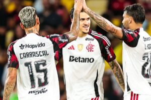 Flamengo atropela Madureira e disputa final do Carioca com Fluminense