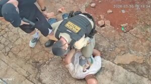 Homem que matou companheira na frente da filha de 3 anos é preso