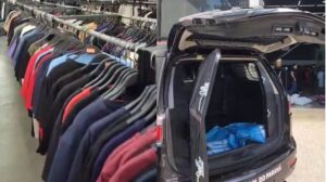 Loja na Avenida Mandacaru em Maringá é alvo de operação contra venda de roupas falsificadas 