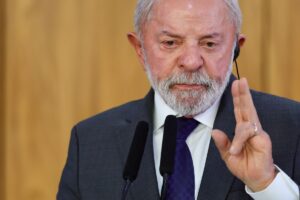 Lula sobre visto de assessor dos EUA: só se liberar visto de Padilha