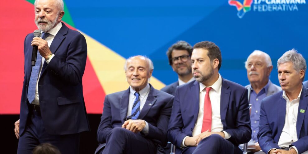 Lula volta a pedir que governadores reduzam ICMS dos combustíveis