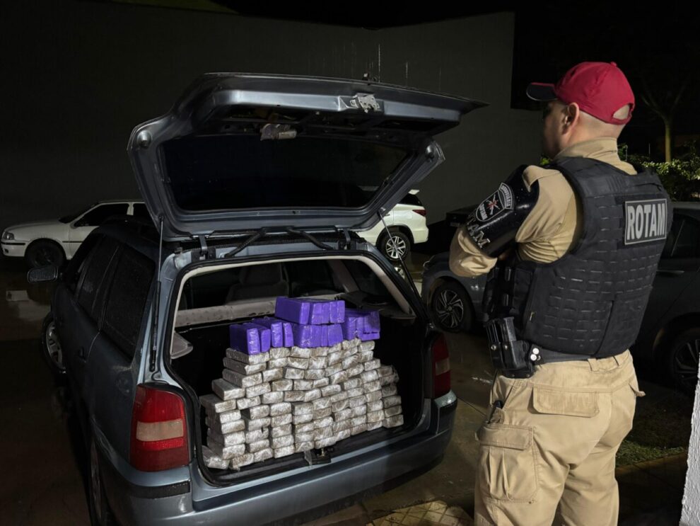 Mais de 60 quilos de maconha são apreendidos após fuga de motorista na região de Marialva