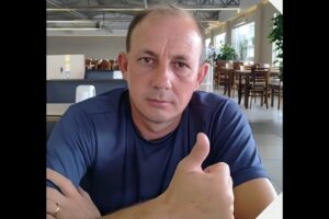 Motociclista que morreu após cair sob as rodas de caminhão em Maringá é identificado