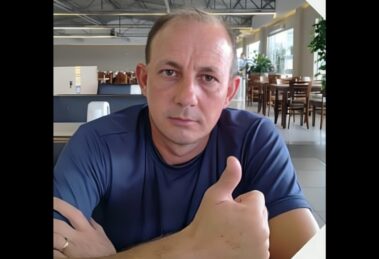 Motociclista que morreu após cair sob as rodas de caminhão em Maringá é identificado