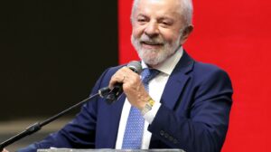Na Celac, Lula critica invasões dos EUA e falta de ação da ONU