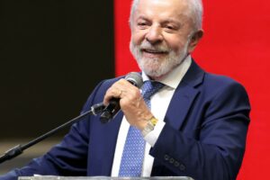Na Celac, Lula critica invasões dos EUA e falta de ação da ONU