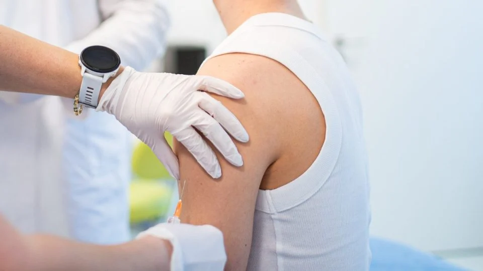 Técnico de enfermagem é preso suspeito de abusar de adolescente em posto de saúde no PR; veja o que ele disse à polícia