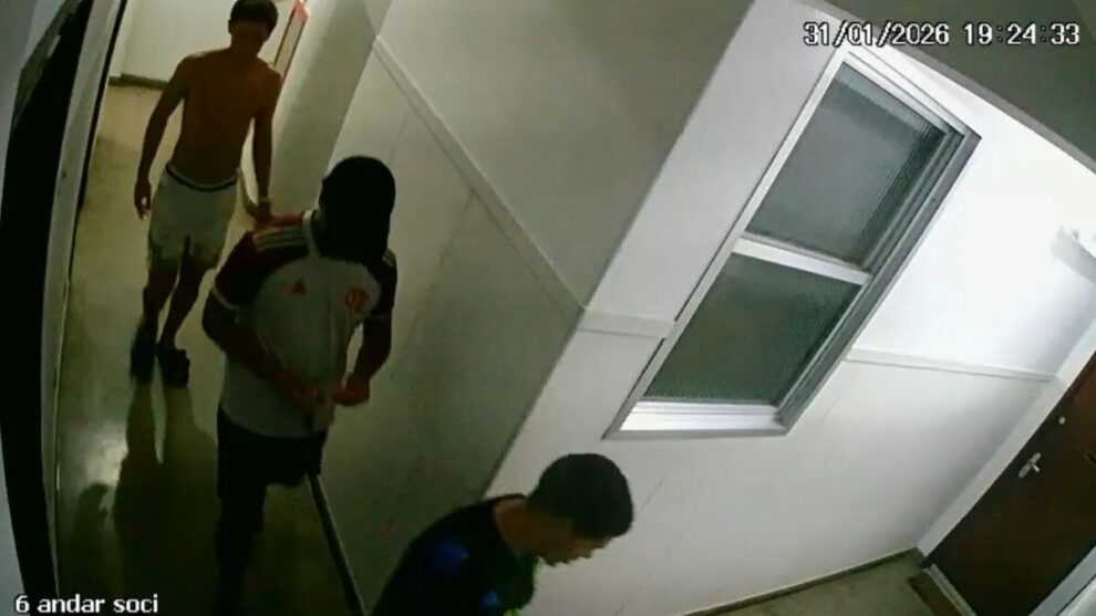 Último réu por estupro coletivo em Copacabana, que estava foragido, se entrega à polícia