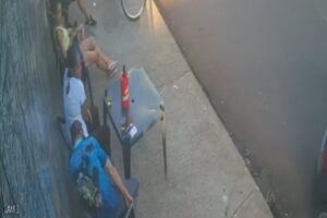 Vídeo mostra momento em que homem é baleado em bar e se finge de morto em Paiçandu