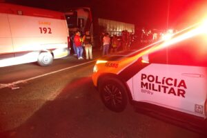 Acidente envolvendo seis veículos mobiliza equipes de socorro e da polícia na PR-317