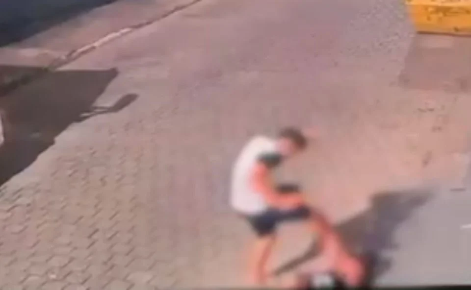 Adolescente de 16 anos grávida é espancada pelo namorado após suspeita de traição; vídeo flagrou agressões