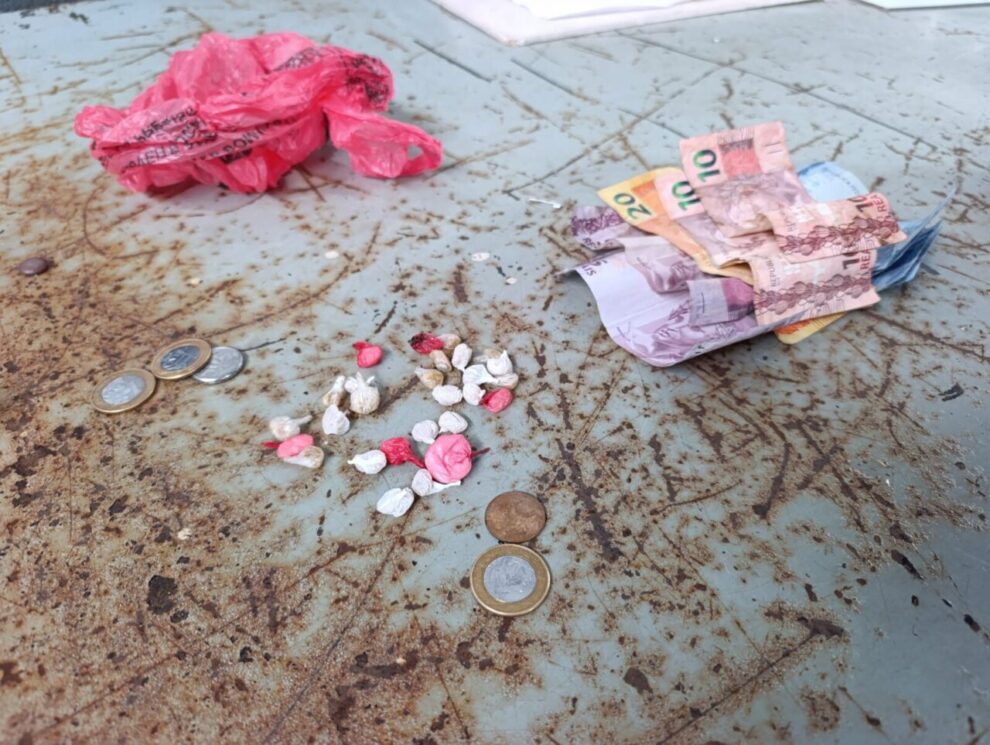 Após tentar esconder droga na privada, mulheres são detidas por tráfico