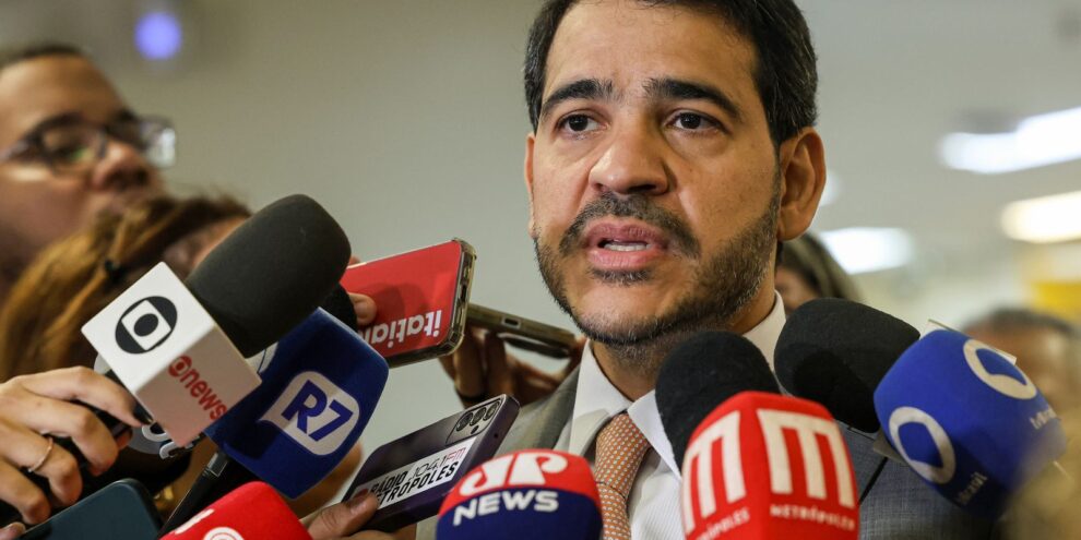 CCJ do Senado sabatina Jorge Messias para vaga no STF