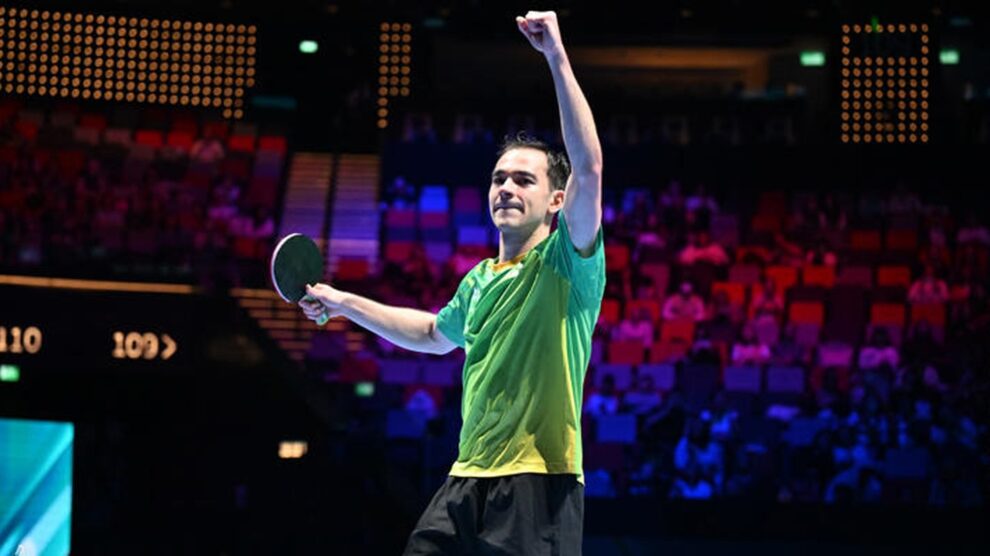 Calderano derrota francês e fica a 2 vitórias do bi na Copa do Mundo