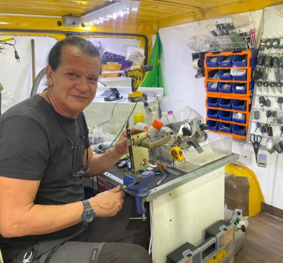 Chaveiro de Maringá aposta em atendimento 24h sobre rodas