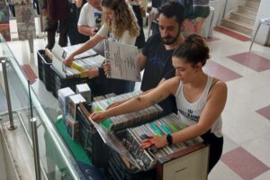 Feira de Vinil volta a Maringá com sorteio de toca-discos 
