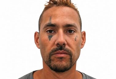 Homem morto a facadas em ônibus de Maringá usava tornozeleira e respondia por latrocínio