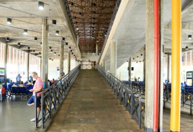 Idoso é preso após importunar sexualmente adolescente de 17 anos dentro de ônibus em Maringá