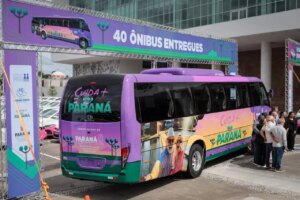 Maringá recebe ônibus adaptado para atendimento de idosos