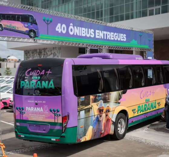 Maringá recebe ônibus adaptado para atendimento de idosos