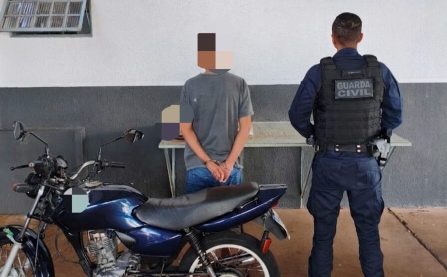 Motociclista sem CNH é detido após fuga e acompanhamento