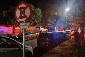 Polícia Militar recolhe 14 veículos em operação na Avenida Petrônio Portela em Maringá