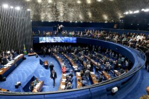 Senado aprova PL que reconhece estágio como experiência profissional