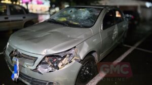 Triângulo amoroso termina em perseguição, fuga em mata e carro destruído em Maringá