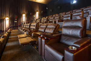 Frio e cinema combinam com a avalanche de lançamentos para Maringá nesta semana