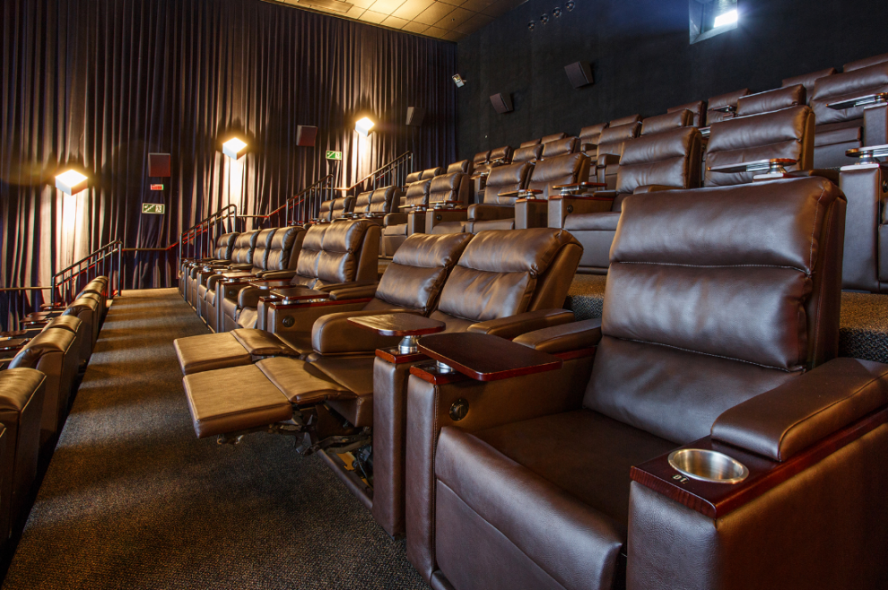 Frio e cinema combinam com a avalanche de lançamentos para Maringá nesta semana
