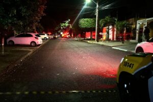 Homem é morto com diversos tiros nas costas e na cabeça no Jardim Alvorada, em Maringá