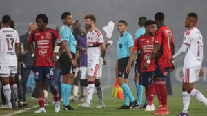 Jogo do Flamengo na Libertadores é cancelado por atos de vandalismo