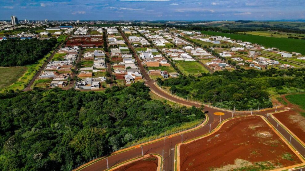 Lei quer obrigar loteadoras a doarem 10% dos terrenos à venda para a construção de casas populares em Maringá