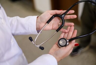 Maringá amplia prazo de inscrição para preenchimento de 43 vagas para médicos plantonistas