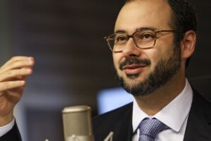 Ministro diz que governo pode criar medidas para microempreendedores