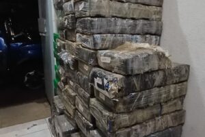 Motorista é preso com quase uma tonelada de maconha na região
