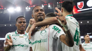 Palmeiras derrota Fla e amplia vantagem na liderança do Brasileiro