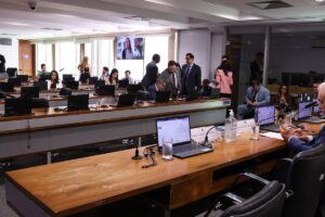 Pedido de vista adia votação de autonomia financeira do Banco Central