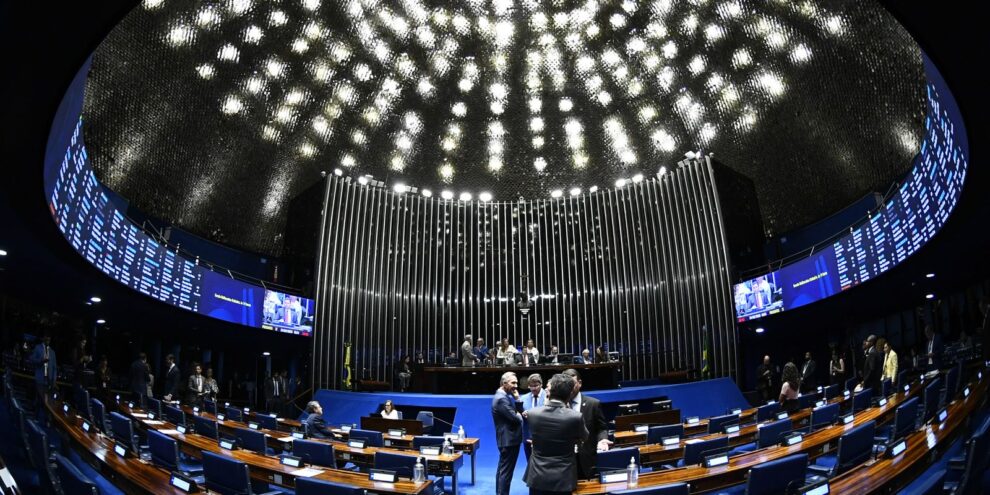 Senado aprova projeto de incentivo ao primeiro emprego para jovens