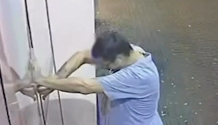 Vídeo: homem arromba porta de vidro, invade loja de bijuterias e causa prejuízo em Maringá