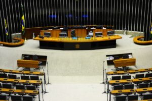 Congresso retoma trabalhos com pauta de IA e PEC 6x1