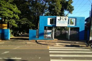 Estudante fica ferido após ser esfaqueado por colega durante intervalo em colégio de Maringá