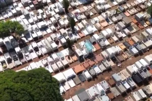 Famílias denunciam troca de corpos e venda irregular de túmulos em cemitério municipal na região