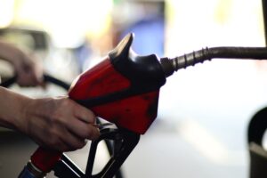 Governo federal dá subsídio para garantir o preço do diesel