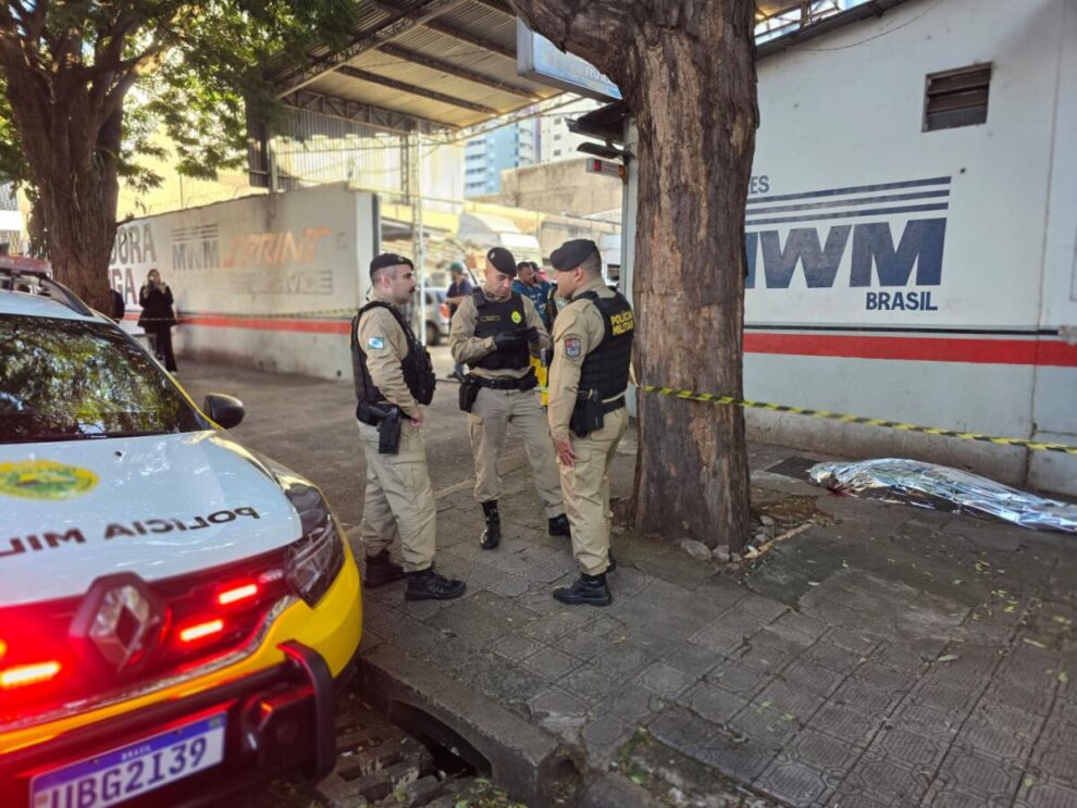 Homem assassinado a tiros no centro de Maringá é identificado