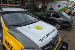 Homem é baleado no pescoço e outro fica ferido após ataque a tiros na saída de Restaurante Popular em Maringá